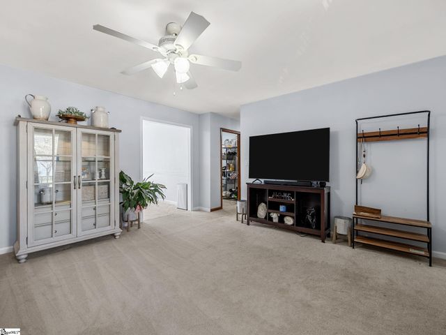 702 Willow Branch Drive, Simpsonville, SC 29680