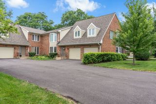 1630 N Douglas Court N 1630, Arlington Heights, IL 60004