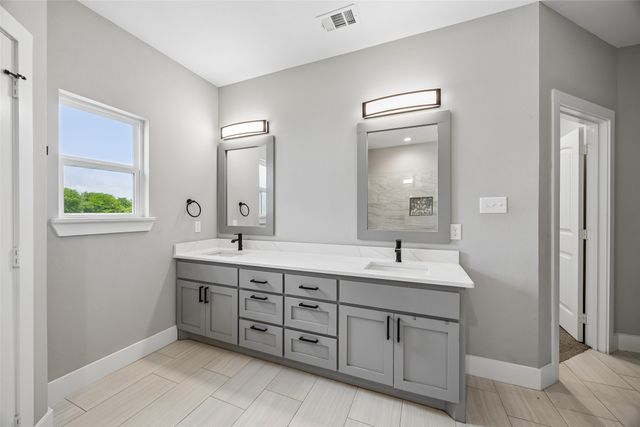 1588 Westpoint Circle, Terrell, TX 75161