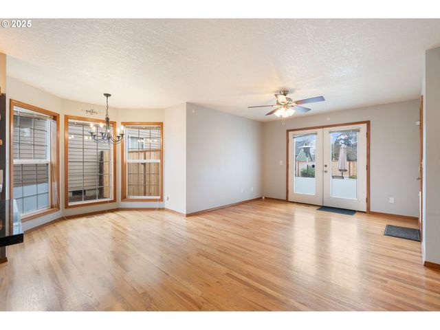 4119 Se NORTHRIDGE Dr, Milwaukie, OR 97222