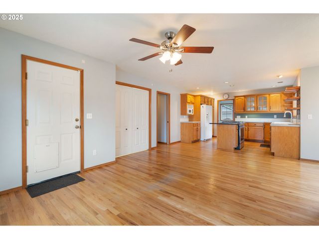 4119 Se NORTHRIDGE Dr, Milwaukie, OR 97222