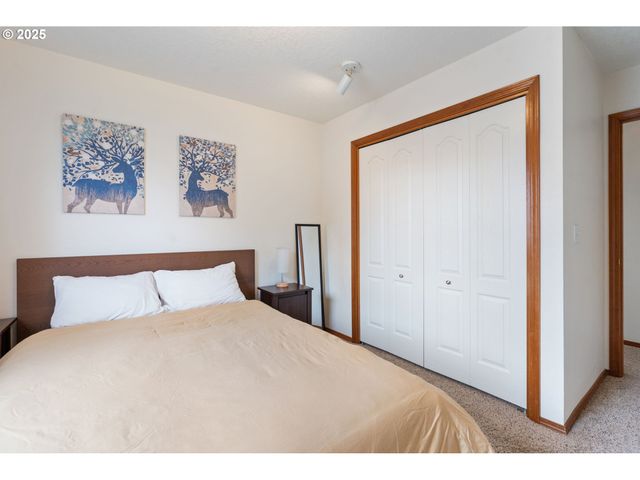 4119 Se NORTHRIDGE Dr, Milwaukie, OR 97222