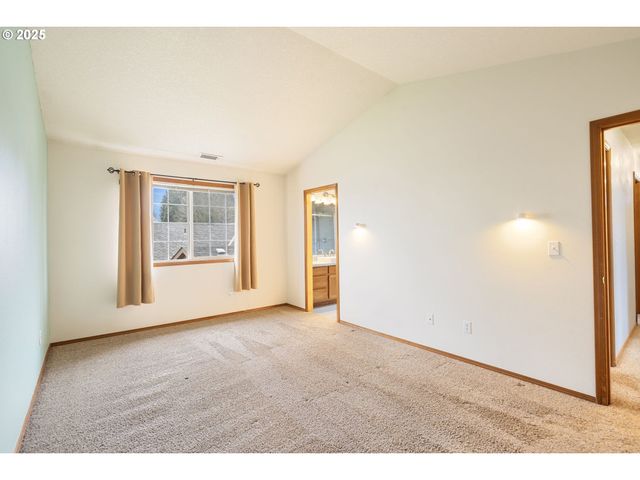 4119 Se NORTHRIDGE Dr, Milwaukie, OR 97222