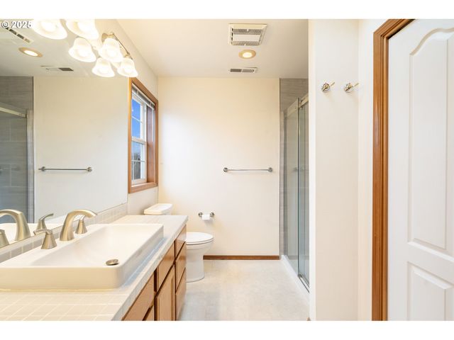 4119 Se NORTHRIDGE Dr, Milwaukie, OR 97222