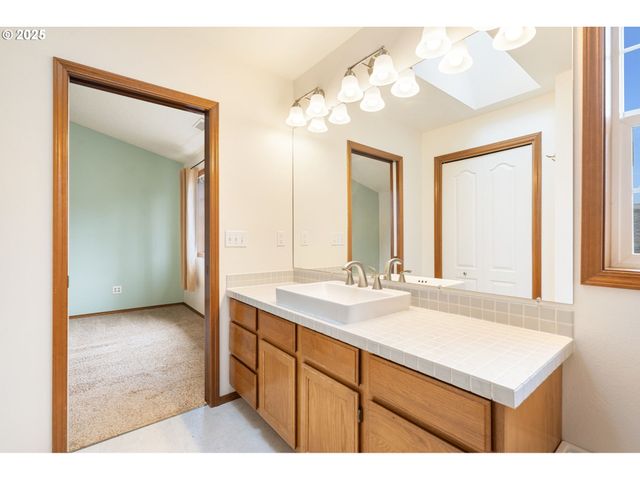 4119 Se NORTHRIDGE Dr, Milwaukie, OR 97222