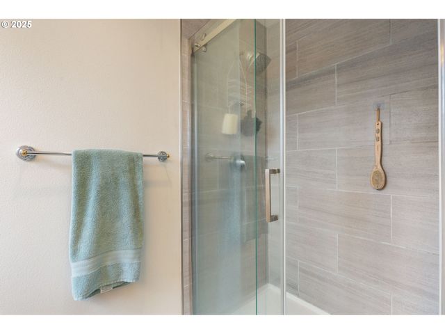 4119 Se NORTHRIDGE Dr, Milwaukie, OR 97222