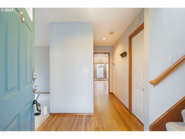 4119 Se NORTHRIDGE Dr, Milwaukie, OR 97222