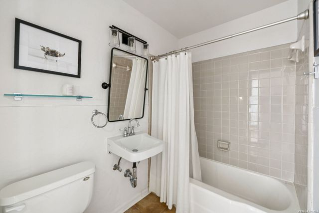 411 Harmon Dr, San Antonio, TX 78209