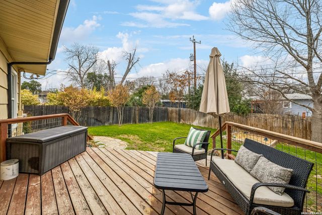 411 Harmon Dr, San Antonio, TX 78209