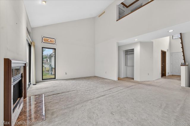 23289 N Chanticleer Drive, Southfield, MI 48034