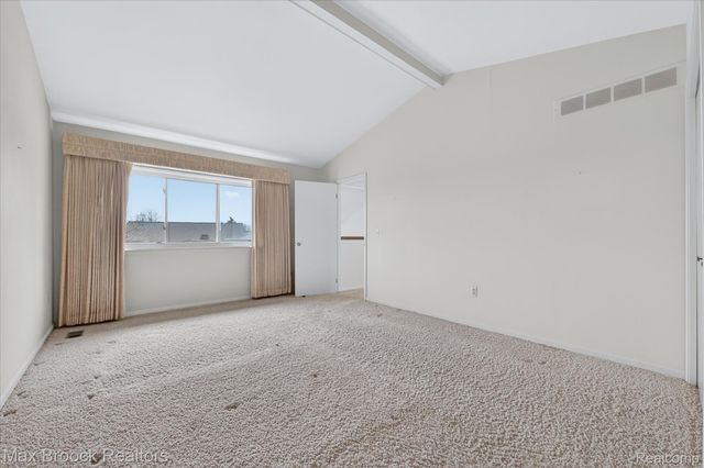 23289 N Chanticleer Drive, Southfield, MI 48034