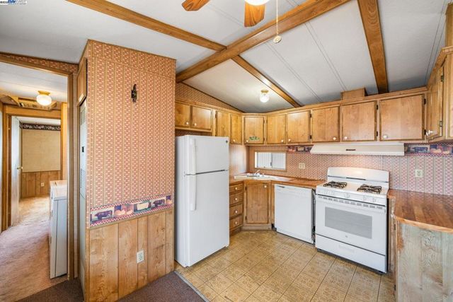 3998 Castro Valley Blvd, Castro Valley, CA 94546