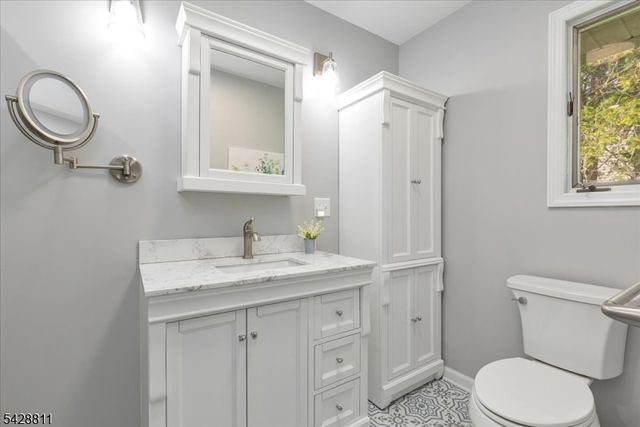 1075 Charles St, Mountainside Boro, NJ 07092