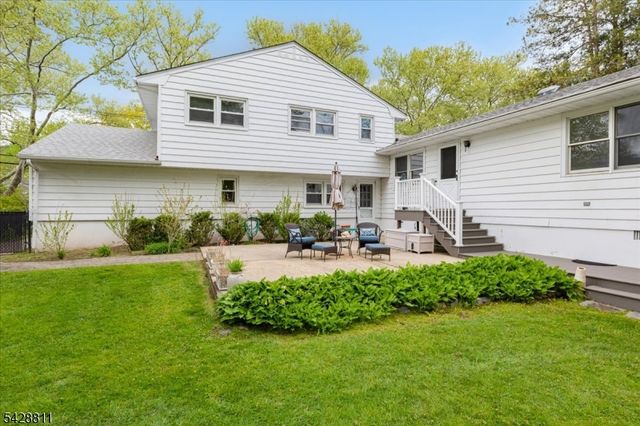1075 Charles St, Mountainside Boro, NJ 07092