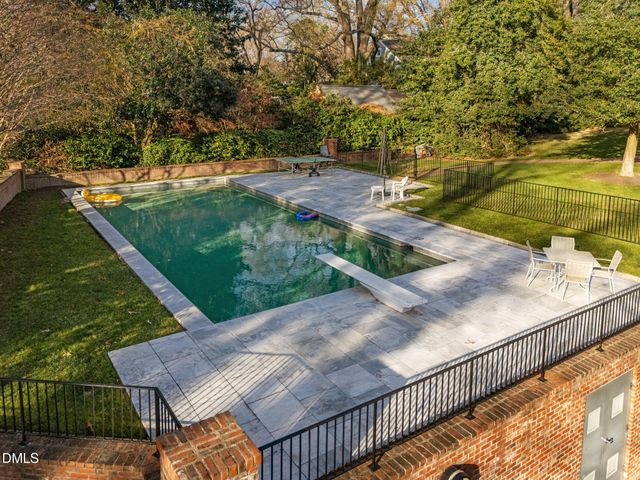 400 Ransom Street, Chapel Hill, NC 27516