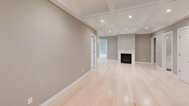 550 Moriches Road, Head Of The Harbor, NY 11780