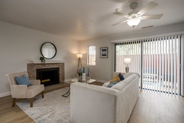 6001 Joaquin Murieta Ave F, Newark, CA 94560