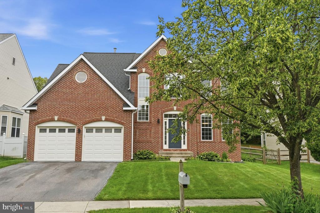 Image 1 of property listing at 107 CHERRYWOOD DR, Gaithersburg, MD 20878
