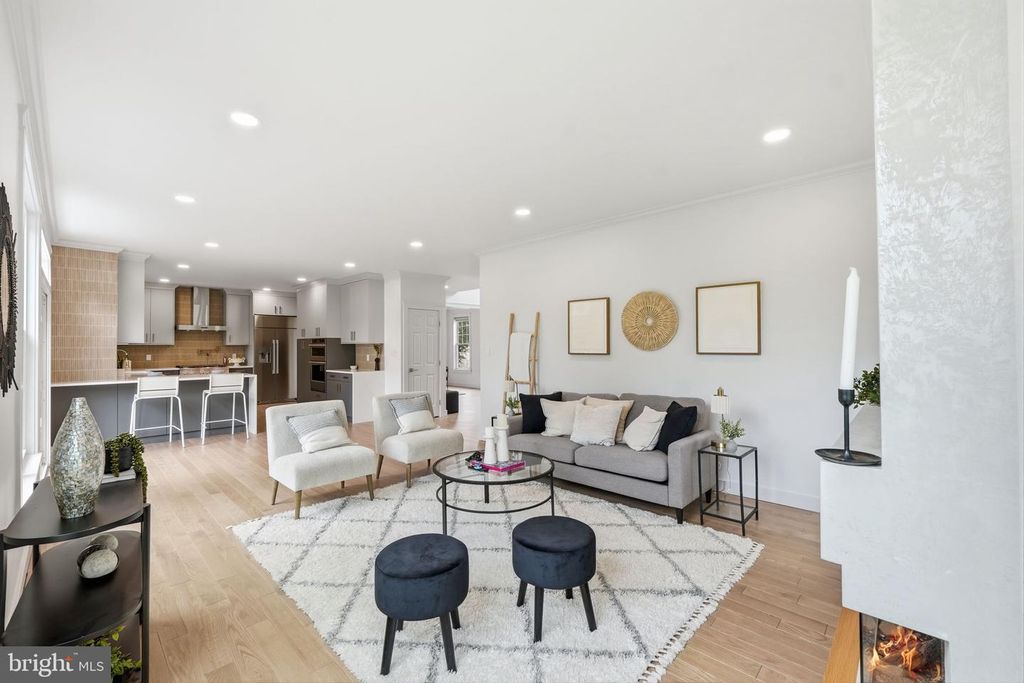 Image 13 of property listing at 107 CHERRYWOOD DR, Gaithersburg, MD 20878