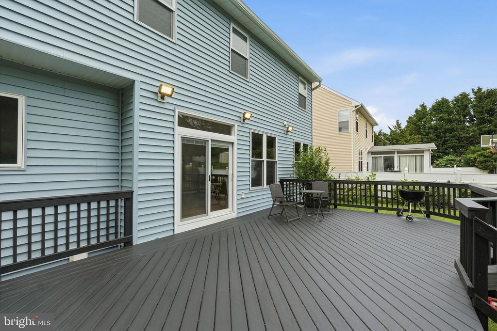 Image 15 of property listing at 107 CHERRYWOOD DR, Gaithersburg, MD 20878