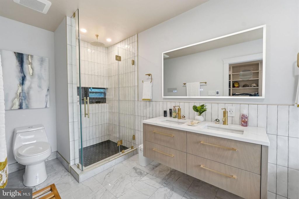 Image 21 of property listing at 107 CHERRYWOOD DR, Gaithersburg, MD 20878