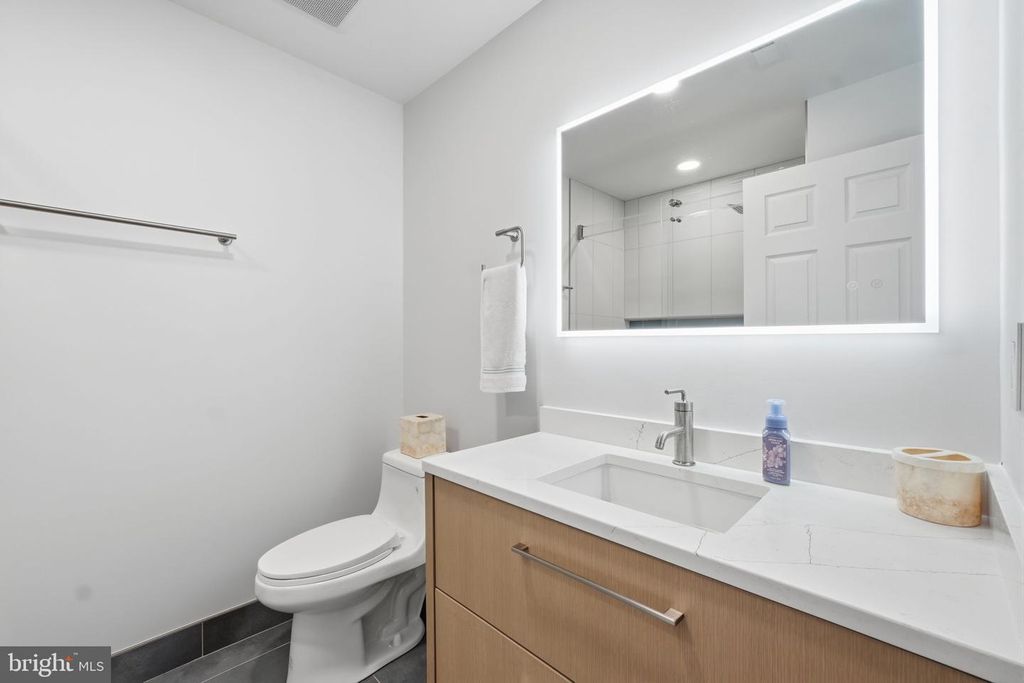 Image 24 of property listing at 107 CHERRYWOOD DR, Gaithersburg, MD 20878