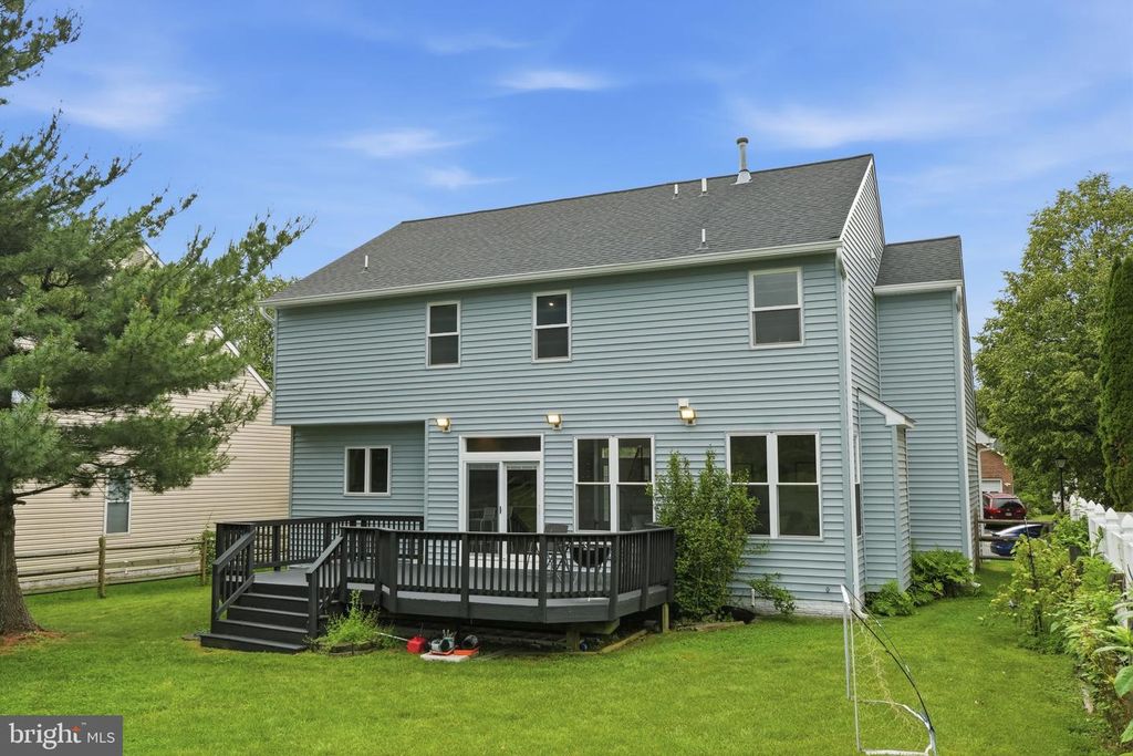 Image 34 of property listing at 107 CHERRYWOOD DR, Gaithersburg, MD 20878