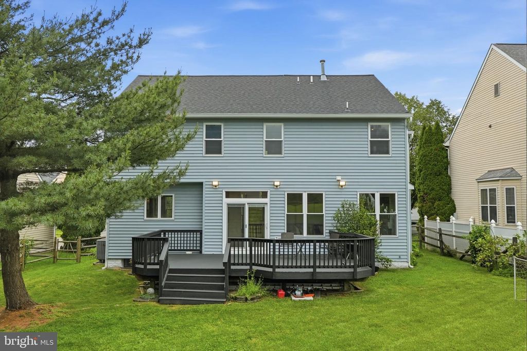 Image 35 of property listing at 107 CHERRYWOOD DR, Gaithersburg, MD 20878