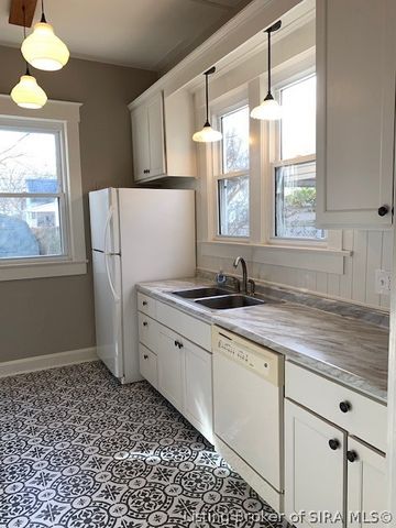 1928 E Spring Street, New Albany, IN 47150