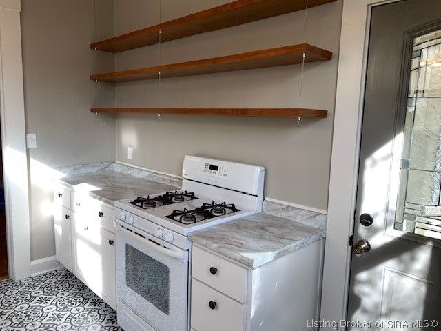 1928 E Spring Street, New Albany, IN 47150