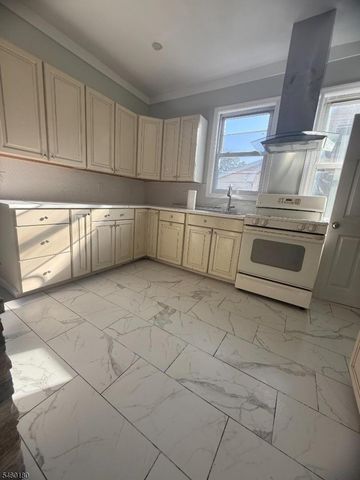 21 Harmon Pl, North Haledon Boro, NJ 07508