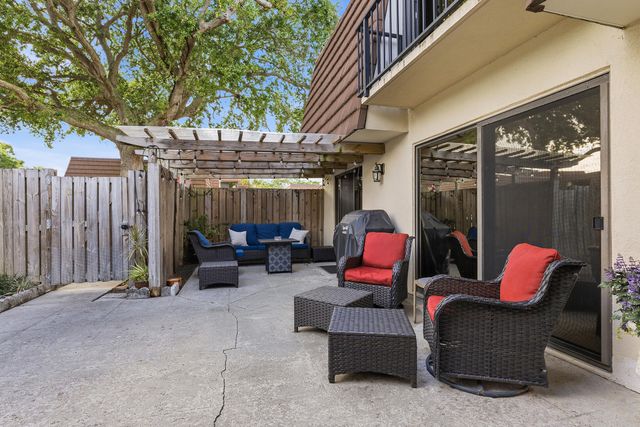 1807 18th Lane, Palm Beach Gardens, FL 33418