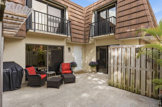 1807 18th Lane, Palm Beach Gardens, FL 33418