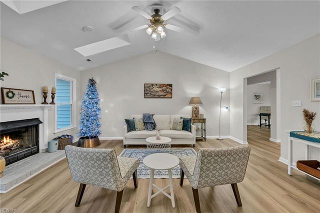 704 Yateley CT, Chesapeake, VA 23322