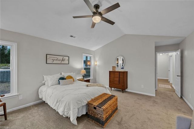 704 Yateley CT, Chesapeake, VA 23322