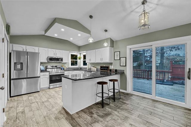 704 Yateley CT, Chesapeake, VA 23322