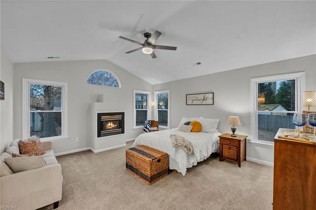 704 Yateley CT, Chesapeake, VA 23322