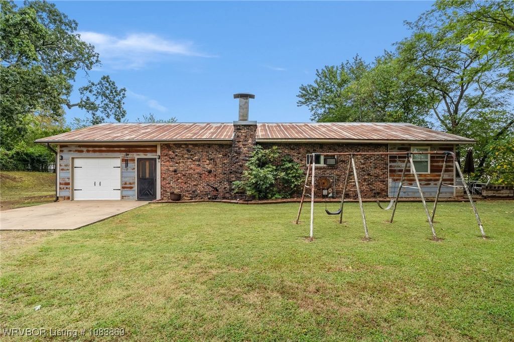 9 Holmes Lane, Van Buren, AR 72956