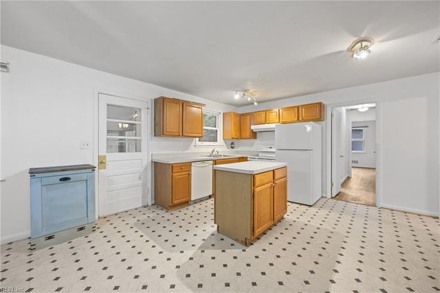 4536 Little John DR, Norfolk, VA 23513