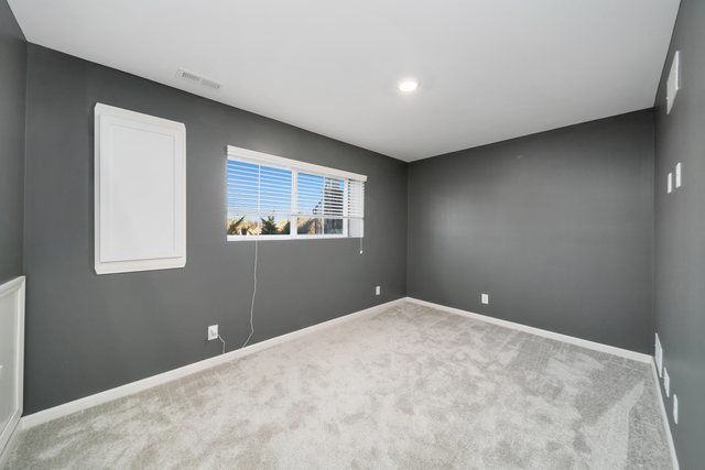 1004 Atterberg Road, South Elgin, IL 60177