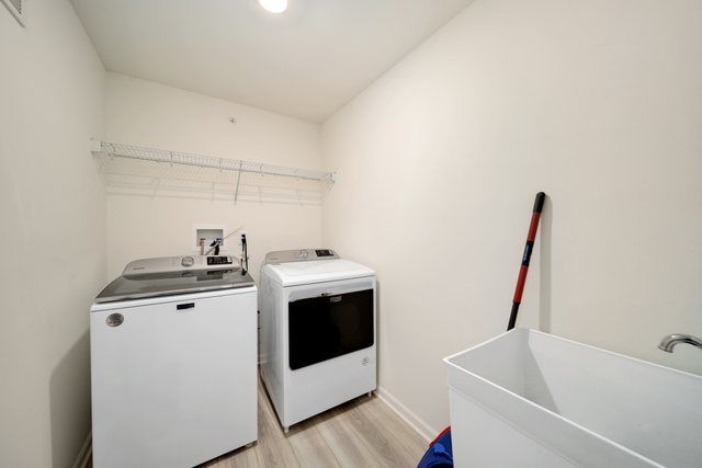 1004 Atterberg Road, South Elgin, IL 60177