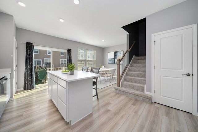 1004 Atterberg Road, South Elgin, IL 60177