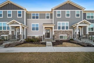 1004 Atterberg Road, South Elgin, IL 60177