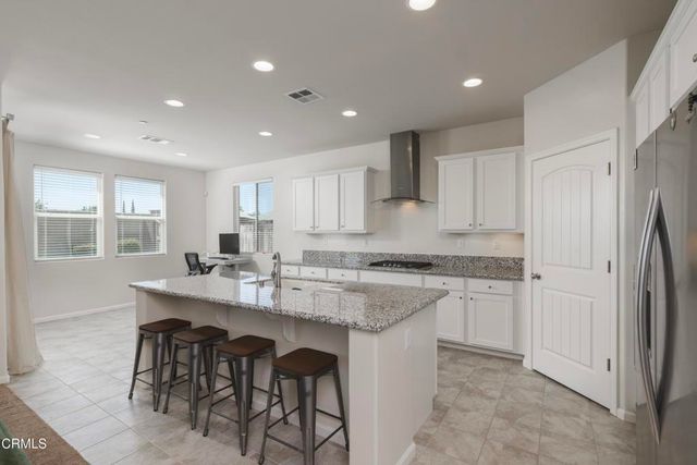 12201 Quiet Creek Way, Bakersfield, CA 93311