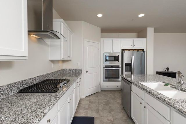 12201 Quiet Creek Way, Bakersfield, CA 93311