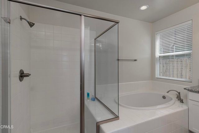12201 Quiet Creek Way, Bakersfield, CA 93311