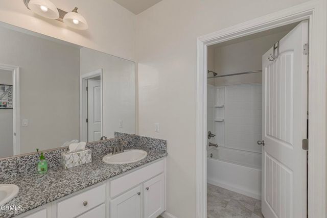 12201 Quiet Creek Way, Bakersfield, CA 93311