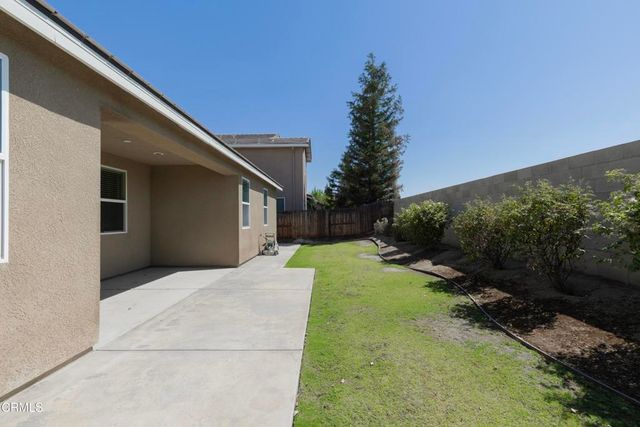 12201 Quiet Creek Way, Bakersfield, CA 93311