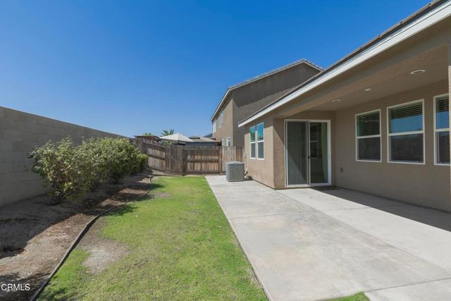 12201 Quiet Creek Way, Bakersfield, CA 93311