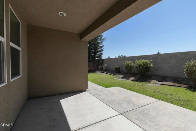 12201 Quiet Creek Way, Bakersfield, CA 93311